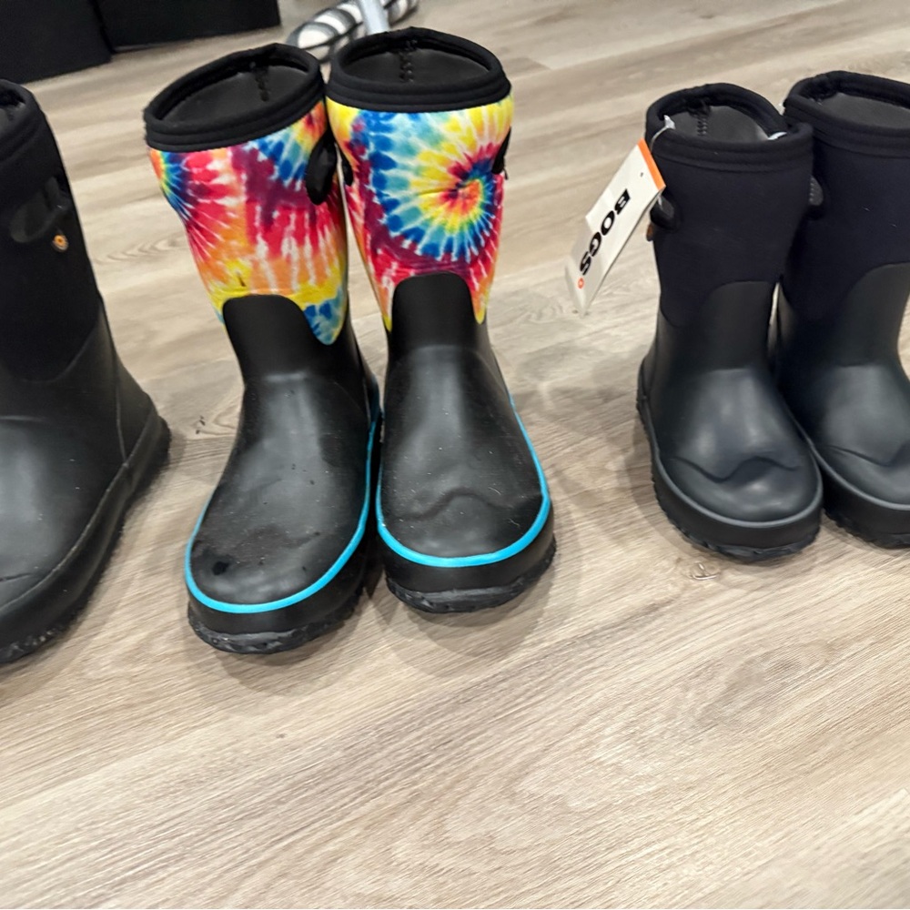 Bogs Tie-Dye and Black Boots Set